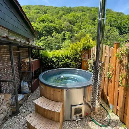 Idyllisches Haeuschen Im Gruenen Mit Whirlpool Holiday home *