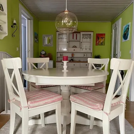Idyllisches Haeuschen Im Gruenen Mit Whirlpool Holiday home *