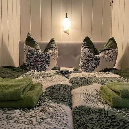 Holiday home Idyllisches Haeuschen Im Gruenen Mit Whirlpool