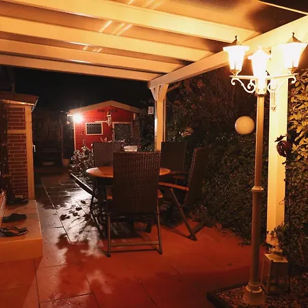 Idyllisches Haeuschen Im Gruenen Mit Whirlpool Vakantiehuis