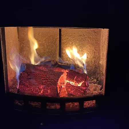 בית נופש Idyllisches Haeuschen Im Gruenen Mit Whirlpool *