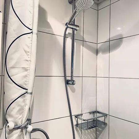 Idyllisches Haeuschen Im Gruenen Mit Whirlpool