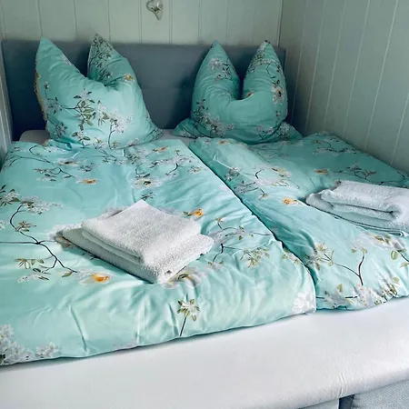 Idyllisches Haeuschen Im Gruenen Mit Whirlpool Vakantiehuis *