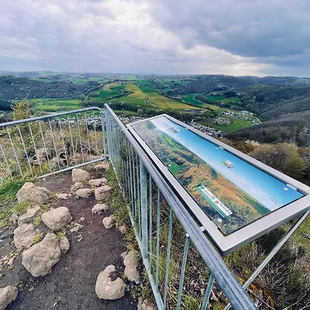 Idyllisches Haeuschen Im Gruenen Mit Whirlpool Roßbach
