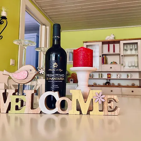 Idyllisches Haeuschen Im Gruenen Mit Whirlpool Vakantiehuis