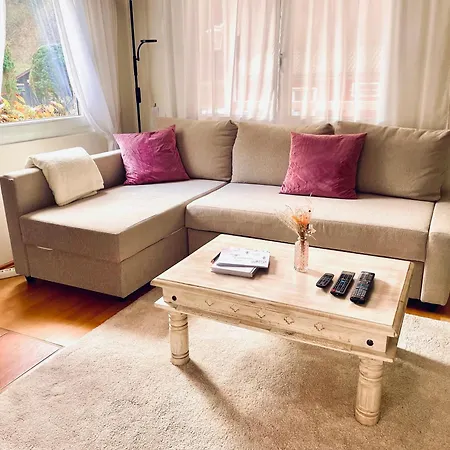 Idyllisches Haeuschen Im Gruenen Mit Whirlpool Vakantiehuis Roßbach