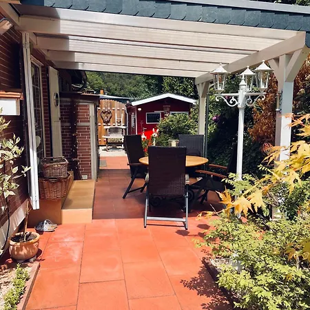 Idyllisches Haeuschen Im Gruenen Mit Whirlpool Roßbach