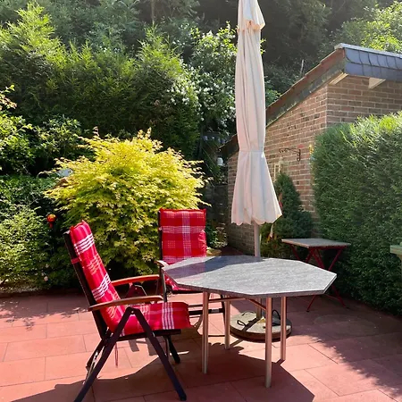 Idyllisches Haeuschen Im Gruenen Mit Whirlpool