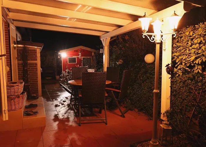 Idyllisches Haeuschen Im Gruenen Mit Whirlpool בית נופש