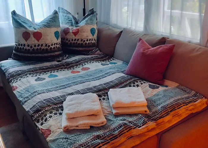 Idyllisches Haeuschen Im Gruenen Mit Whirlpool בית נופש Roßbach