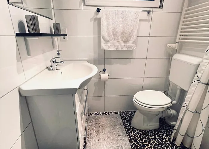 Idyllisches Haeuschen Im Gruenen Mit Whirlpool * Roßbach