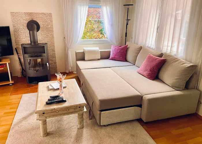 Idyllisches Haeuschen Im Gruenen Mit Whirlpool