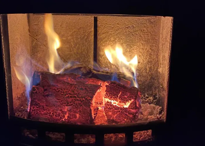 בית נופש Idyllisches Haeuschen Im Gruenen Mit Whirlpool *