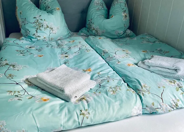 Idyllisches Haeuschen Im Gruenen Mit Whirlpool בית נופש *