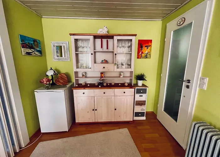 בית נופש Idyllisches Haeuschen Im Gruenen Mit Whirlpool *