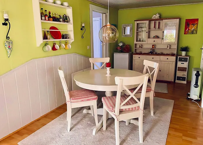 בית נופש Idyllisches Haeuschen Im Gruenen Mit Whirlpool