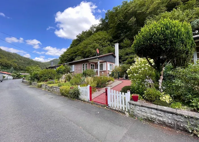 Idyllisches Haeuschen Im Gruenen Mit Whirlpool בית נופש *