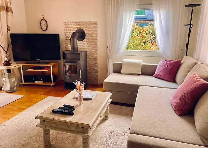 בית נופש Idyllisches Haeuschen Im Gruenen Mit Whirlpool Roßbach