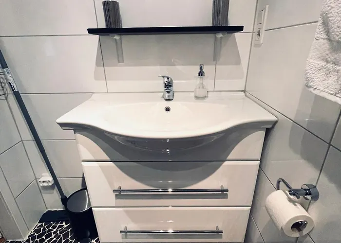 Idyllisches Haeuschen Im Gruenen Mit Whirlpool Roßbach