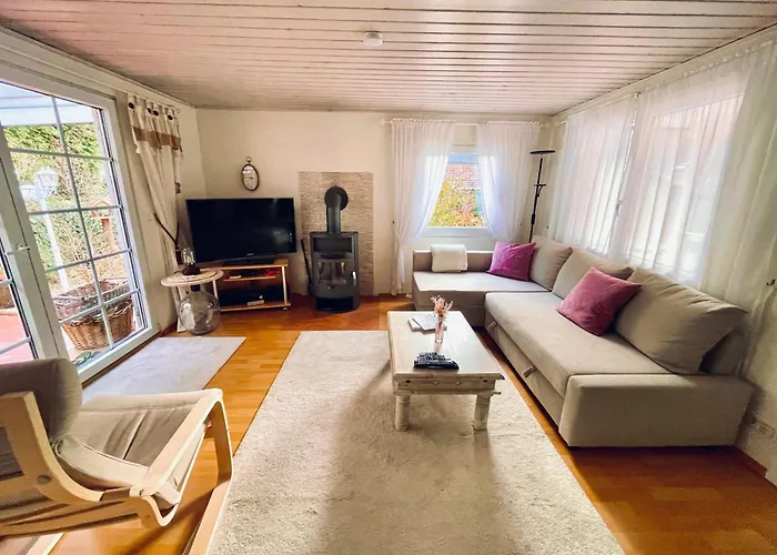 בית נופש Idyllisches Haeuschen Im Gruenen Mit Whirlpool *