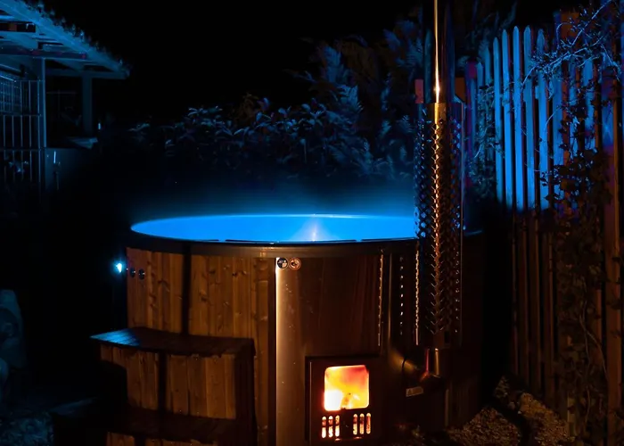 בית נופש Idyllisches Haeuschen Im Gruenen Mit Whirlpool