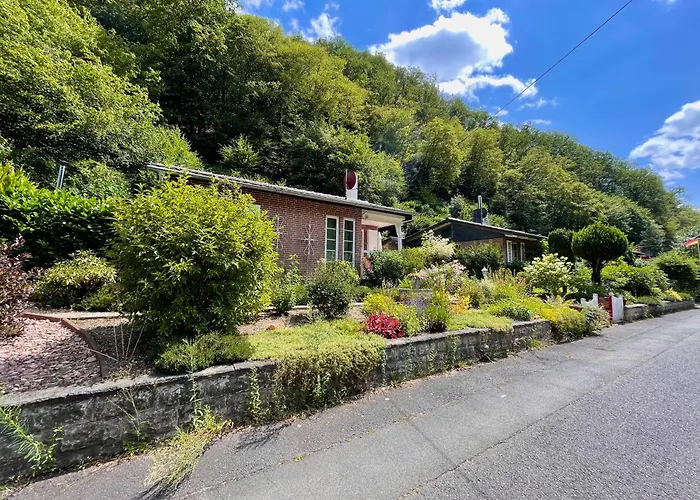 Idyllisches Haeuschen Im Gruenen Mit Whirlpool בית נופש *