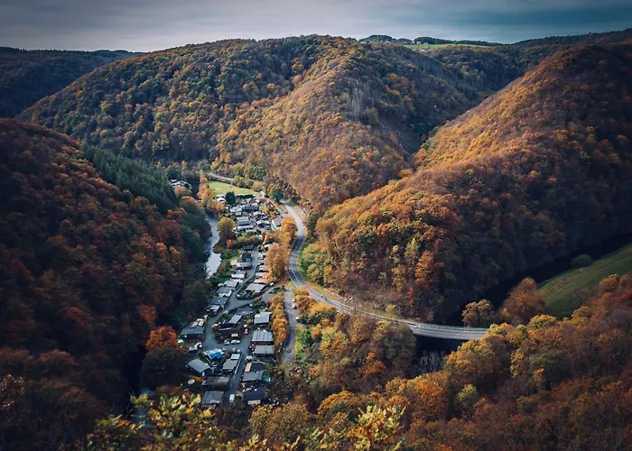 Idyllisches Haeuschen Im Gruenen Mit Whirlpool בית נופש Roßbach