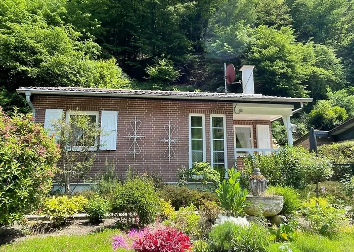 Idyllisches Haeuschen Im Gruenen Mit Whirlpool בית נופש