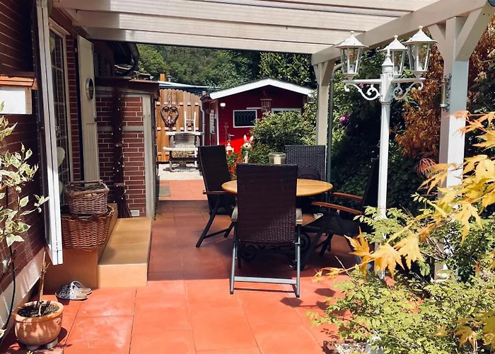 Idyllisches Haeuschen Im Gruenen Mit Whirlpool Roßbach