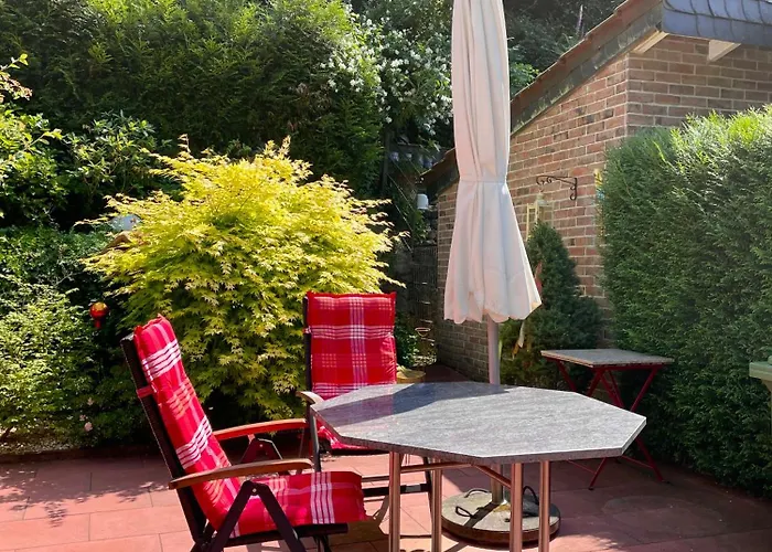 Idyllisches Haeuschen Im Gruenen Mit Whirlpool