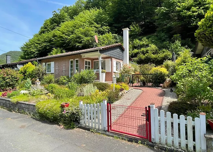 Idyllisches Haeuschen Im Gruenen Mit Whirlpool בית נופש *